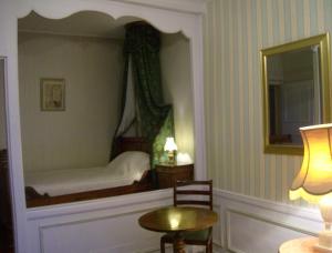 B&B / Chambres d'hotes Le Chateau de Prauthoy : photos des chambres