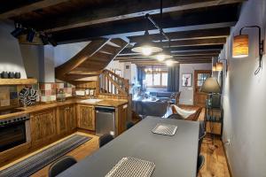 PRECIOSA CASA, NAUT ARAN, ALTO ARAN, GESSA, A 4 KM DE BAQUEIRA, 212 M2 wifi