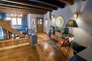 PRECIOSA CASA, NAUT ARAN, ALTO ARAN, GESSA, A 4 KM DE BAQUEIRA, 212 M2 wifi