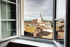 Palazzo Bichi Ruspoli-Historical Home-Very Central