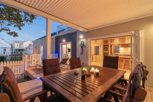 Avocet Nest on Thesen Island