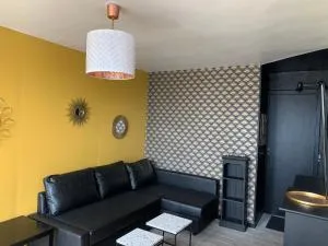 Les Pieds dans l'eau - Locations ISAHORA - لو تريبور