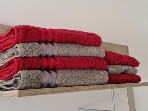 Apartment with Balcony room in Doxa Airport Otopeni