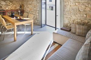 Holiday apartment in Funtana with balcony, air conditioning, WiFi, washing machine 4982-1 