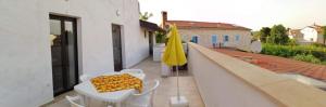 Studio apartment in Funtana with terrace, air conditioning, WiFi, washing machine 4982-5 