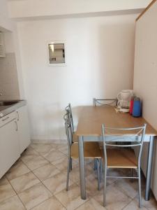 Studio apartment in Funtana with balcony, air conditioning, WiFi, washing machine 4982-8 