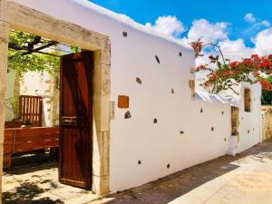 Avli Traditional Home with Private Jacuzzi