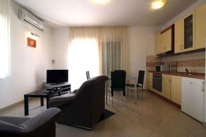 Apartment in Zadar with sea view, balcony, air conditioning, WiFi 858-4