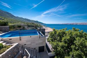 Apartments Matea with Pool and sea view