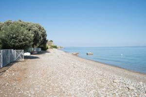 Ideal Stopover Beach House for Travellers & Families Korinthia Greece
