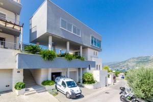 Villa Diana: Bayside View Beauty - a romantic home