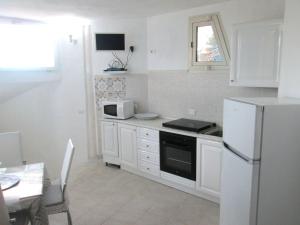 Sardinia Yellow House img10