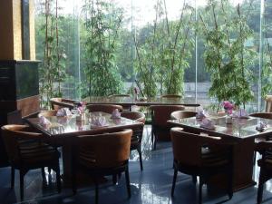 Hotel Oval - Hotels, Surabaya