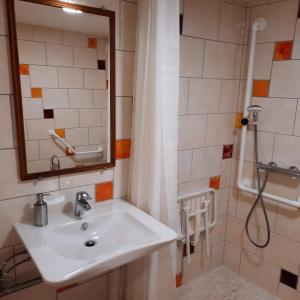 B&B / Chambres d'hotes Hostel Le Diablotin : photos des chambres