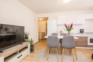 Cosy apartments near the sport center and exercise park Višnjik - Zadar