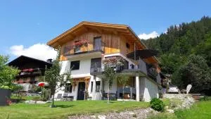 Haus Carmen, Familienfreundliche 4 Edelweiss Ferienwohnung mit TOP Einrichtung - Gortipohl
