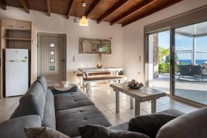 Achlia Beach Villa