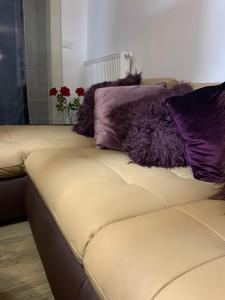 Ives Golden Gardenia Seaside