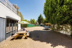 B&B Het Station bij Snowworld GaiaZoo en Mondo Verde - 兰德赫拉夫