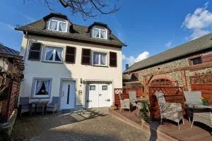 Ferienwohnungen Eifelstuben mit Charme - am See, nahe Burg - Utzerath