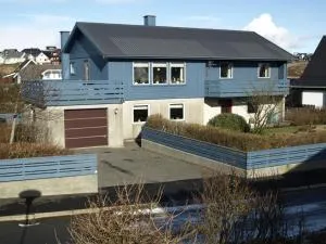 One bedroom apartment in quiet neighborhood - Toftir