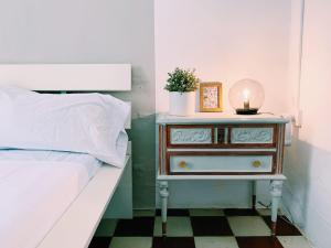 Maria Magdalena - Room 6