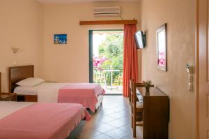 Studio (3 Adults) with Garden View room in Hotel Loukas Vrachos
