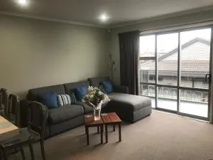 Modern Apartment by Rugby Stadium - Dinsdale