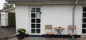 Cozy tiny room, mini kitchen and bathroom