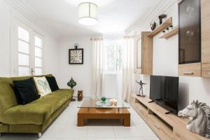 Two-Bedroom Apartment room in Plaka's Hyatt