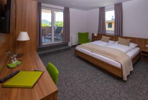 Double Room with Lake View room in Seehotel im Weyer