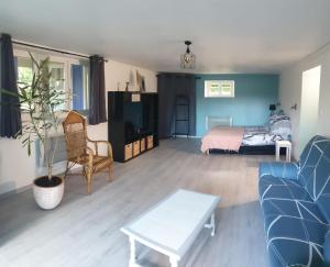 Appartements Eaux Iris - Studio avec Jardin privatise proche Casino : photos des chambres