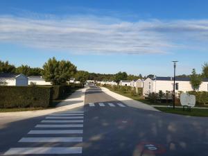 Campings La Palmyre - Les Mathes - Mobil home 3 ch de 40m2 - Grand emplacement dans village loisirs 4 etoiles - 