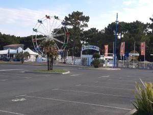 Campings La Palmyre - Les Mathes - Mobil home 3 ch de 40m2 - Grand emplacement dans village loisirs 4 etoiles - 