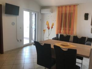Holiday apartment in Punat with balcony, air conditioning, WiFi, washing machine 3590-1