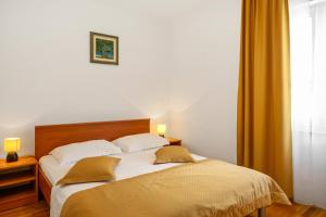 Golden Cape Apartments