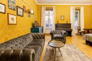 Old Piano Apartment