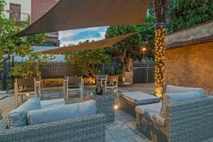 Casa Mirko - B & B con stazione ricarica auto elettriche parcheggio privato auto moto biciclette - Arezzo