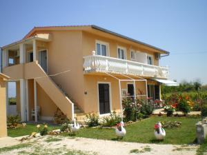 Holiday apartment in Privlaka with sea view, balcony, air conditioning, W-LAN 667-1