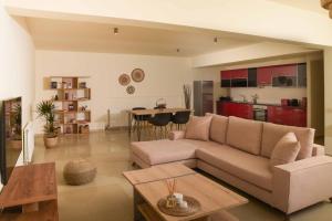 Oikies Luxury Apartments with private free parking area