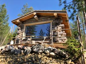 Log Cabin with Private Sauna & Hot Tub by Invisible Forest Lodge - Adults Only