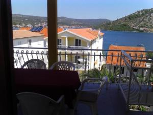 Apartment in Rogoznica with sea view terrace air conditioning WLAN 41972