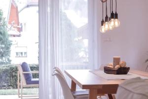 House Eden with Mountain Views 