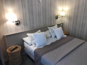 Hotels Hotel Saint Philibert : photos des chambres