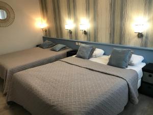 Hotels Hotel Saint Philibert : photos des chambres