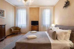 Ca’ Pesaro rooftop terrace apartment.