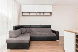 Two Bedroom Apartment Gdansk Walowa by Renters