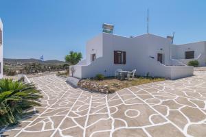 Villa Korfos Milos Greece