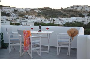 Rhyolite Apartment Milos Greece