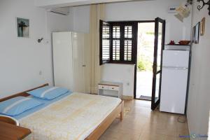 Apartment in Pisak with sea view, terrace, air conditioning, Wi-Fi (4722-2)